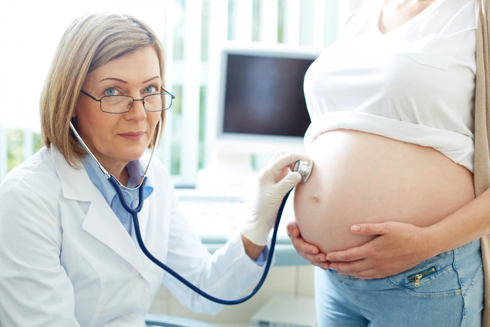 pregnant woman doctor consultation